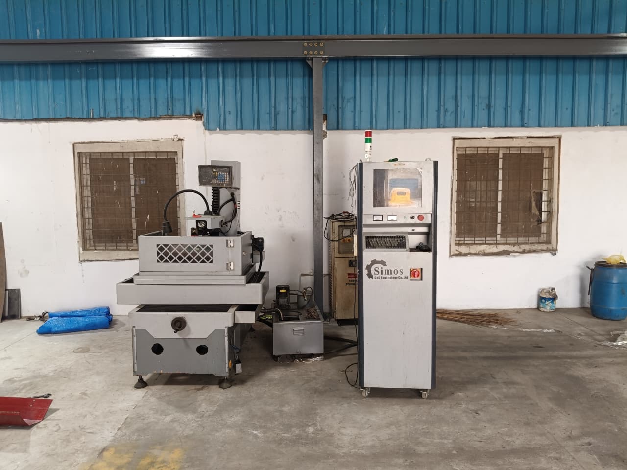 EDM wire cut machine used for precision profile cutting